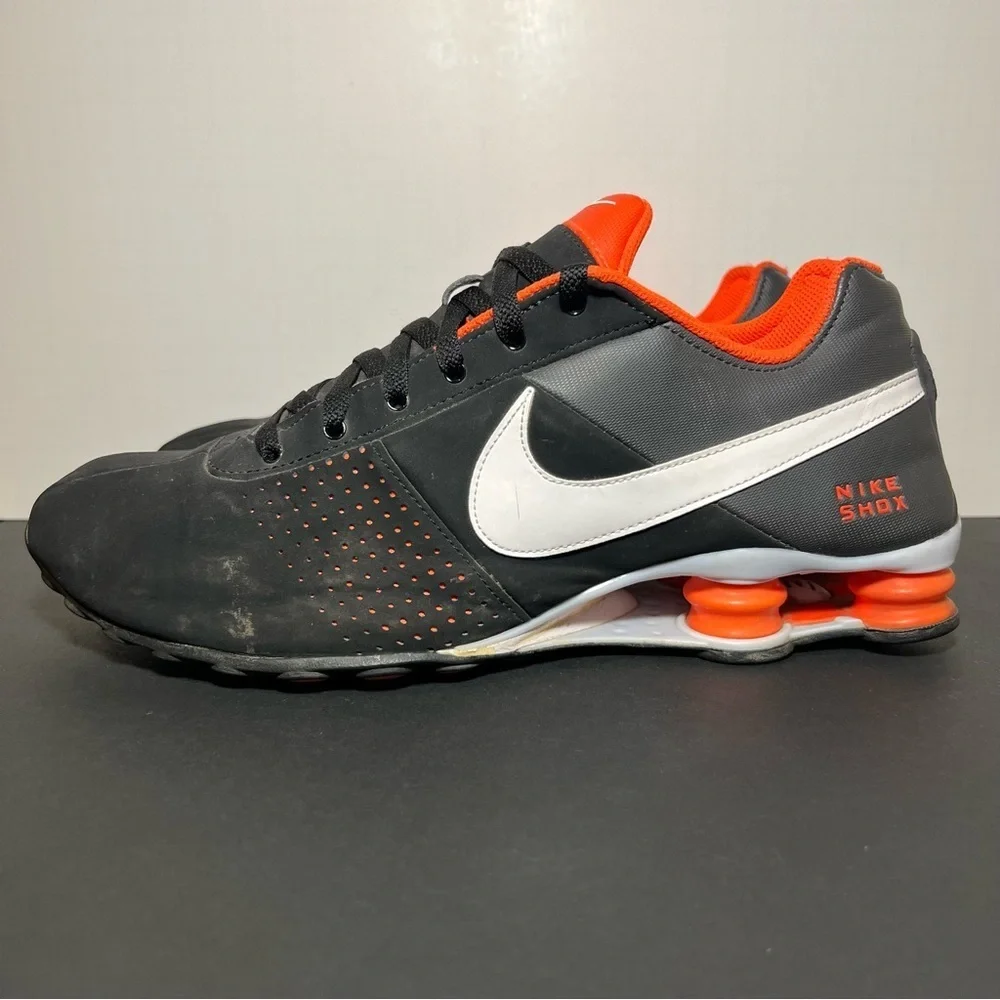 Mens NIKE Shox Deliver Rare Black & Orange Sneakers / Size 11
